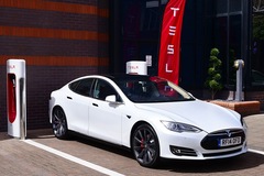 Tesla establishes Supercharger network in London and Birmingham