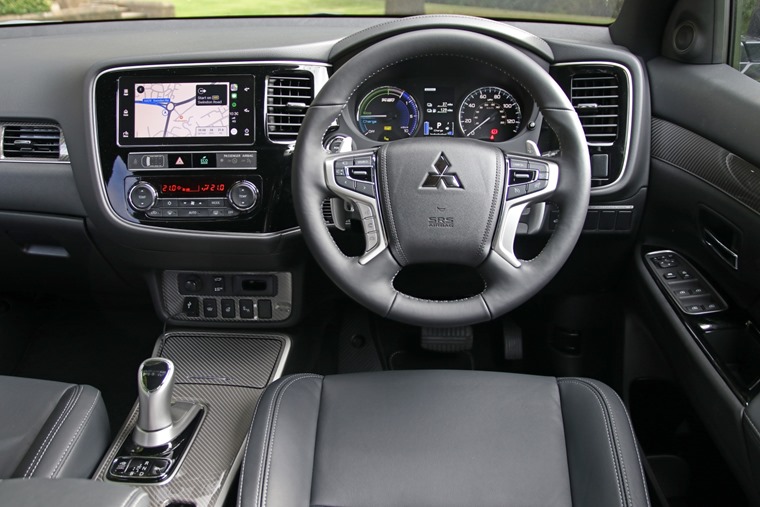 2019 Mitsubishi Outlander PHEV interior