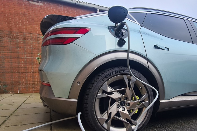 Genesis GV60 charging
