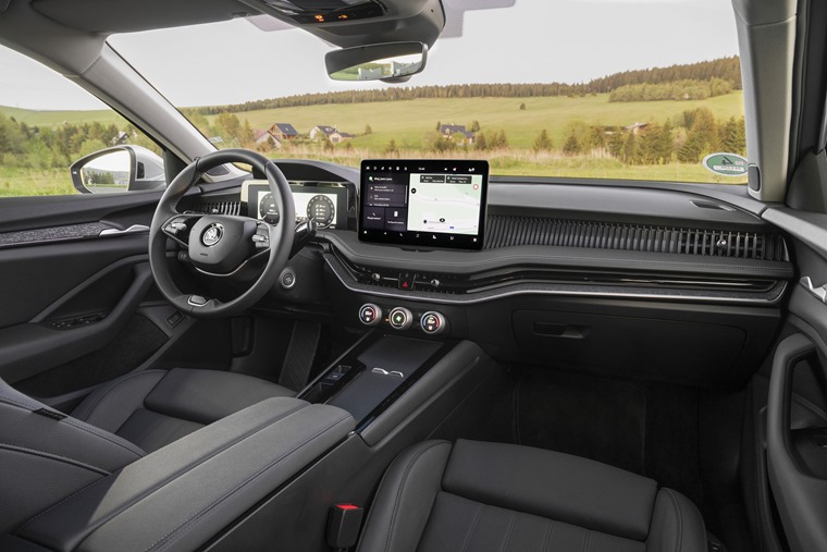 54_Skoda_Superb_Hatch_Interior