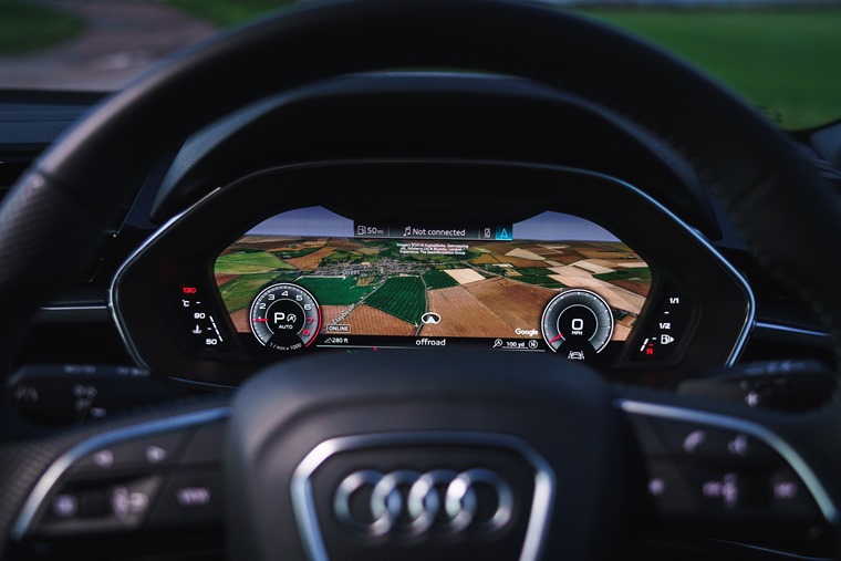 Audi Q3 steering