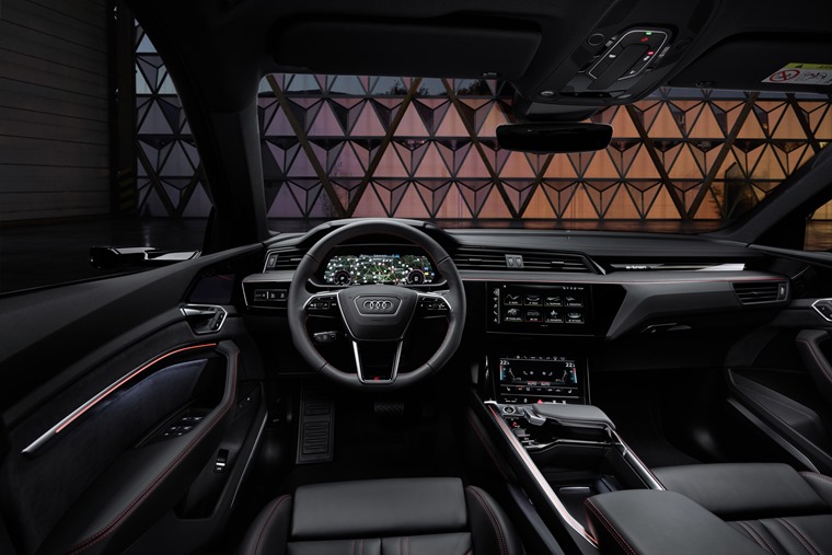 Audi Q8 e-tron interior