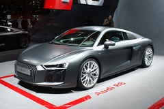 Second-gen Audi R8 priced at &pound;120k, coming late 2015