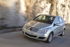 Daimler blows cold on hydrogen fuel cell cars