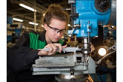 BMW begins search for UK apprentices