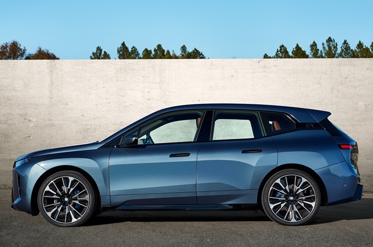 BMW-iX-SUV12