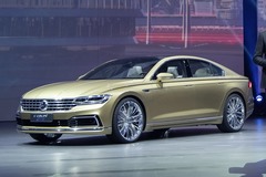 VW hints at tomorrow&rsquo;s saloons with new plug-in hybrid