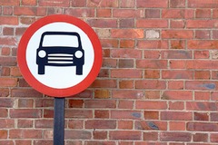 Why it&rsquo;s time to remove road signs and let drivers think for themselves