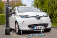 Government to spend £37m on EV infrastructure, including wireless street charging