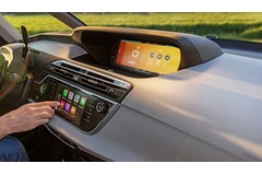 Driver distraction tops connected car concerns for businesses