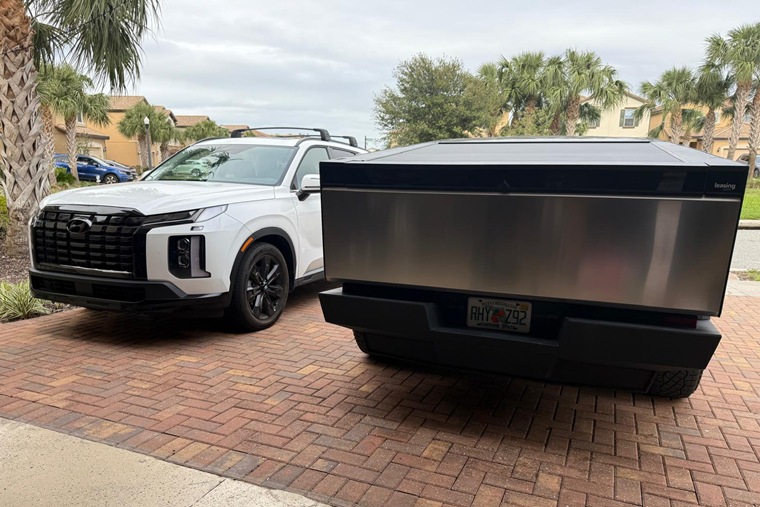 Cybertruck rear