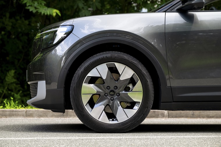 Ford Explorer trims and options wheel