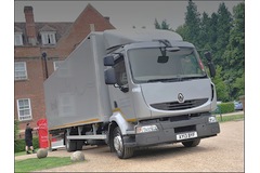 Fresh Linen switches to lighter Renault truck fleet