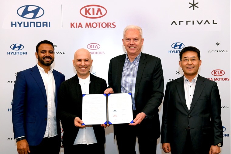 Hyundai and Kia Make Strategic Investment in Arrival_signing ceremony 2