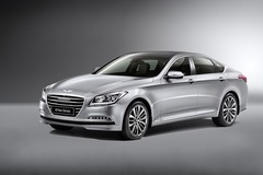 Hyundai shows off driver assist tech for new Genesis in daring video