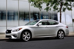 Infiniti facelifts Q70 saloon with new 2.2 diesel, coming December