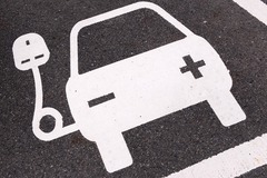 Renault to trial electrified roads so you can charge on the go