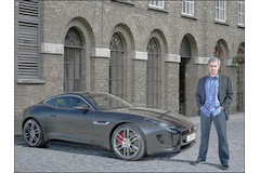 Chelsea&rsquo;s Mourinho collects UK&rsquo;s first Jaguar F-Type R Coup&eacute;