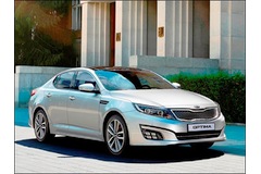 Kia refreshes Optima saloon with new lights and refined features
