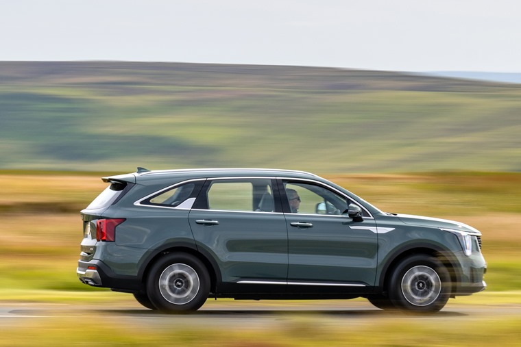 Kia Sorento side profile