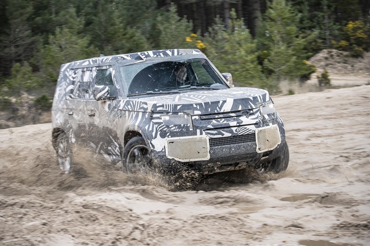 Land Rover Defender 2019 6