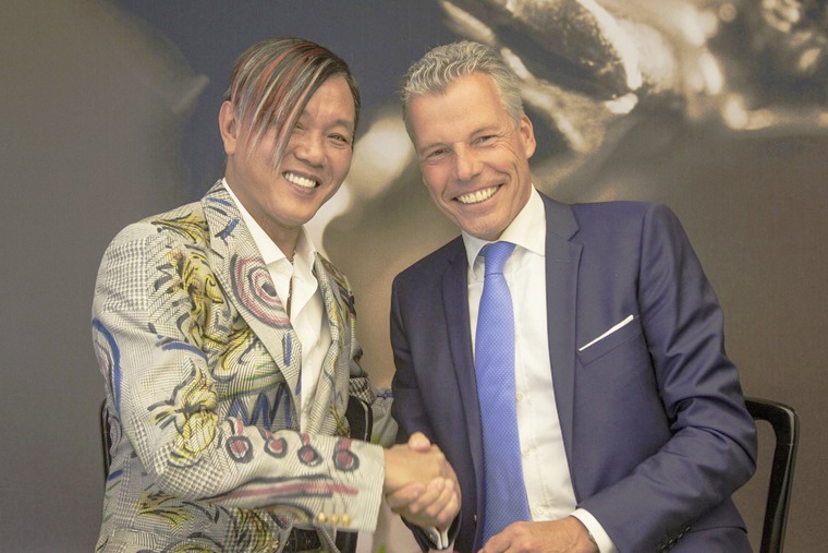 Macau hotel signs largest Rolls Royce fleet order ever
