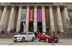 Mazda helps keep the peace in Warsaw