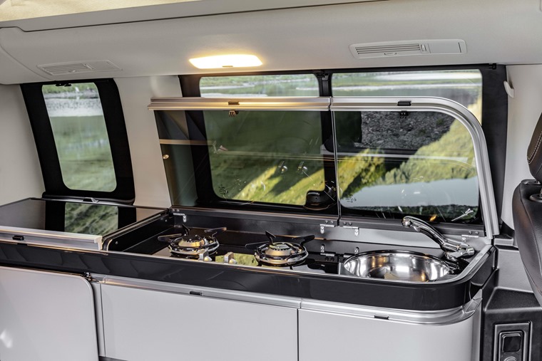 Mercedes-Benz V-Class Marco Polo 2019 kitchen