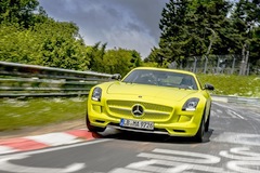 Mercedes SLS AMG electric car sets N&uuml;rburgring record lap