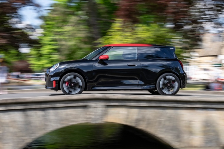 Mini John Cooper Works Electric 7