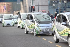 UK&rsquo;s biggest trial of electric cars converts drivers to battery power