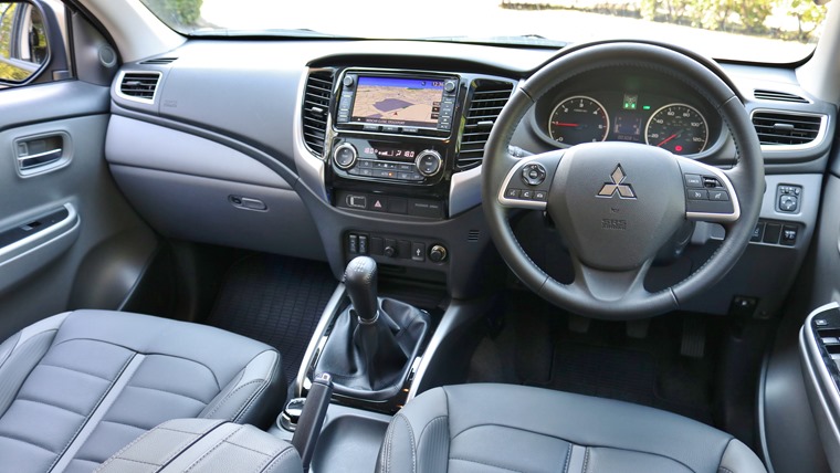 Mitsubishi L200 2015 Interior