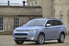 Mitsubishi reveals UK&rsquo;s first commercial vehicle plug-in hybrid