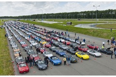 MX5s set new world record for biggest Mazda parade ever