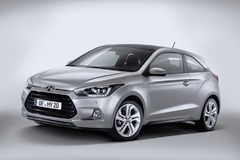 Hyundai reveals second gen i40, refreshed i30 and three-door i20 for 2015