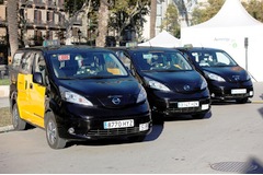 Nissan begins Spanish electric taxi handover; announces Hertz as UEFA partner