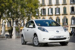 Nissan LEAF sets to work with rising fleet sales