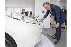 Goodwood charges up with the Nissan LEAF