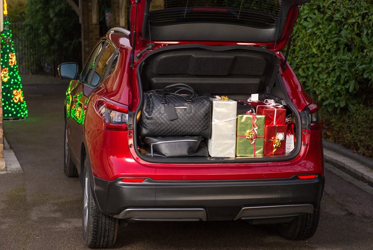 Photo. Picture date: Tuesday, December 3th 2019  Expert, Kate Simon, demonstrates how to get the most out of your Nissan Qashqai boot this Christmas.

Photo credit should read Fiona Hanson/AP Images