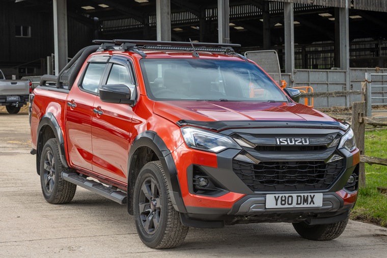 Original-4379-01-isuzu-d-max-v-cross-056