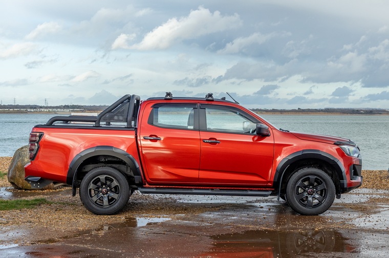 Original-4415-01-isuzu-d-max-v-cross-020