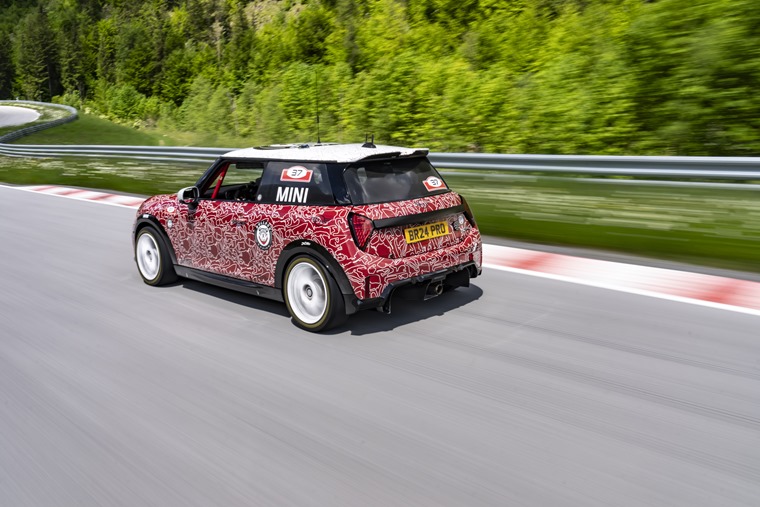 P90549849_highRes_mini-john-cooper-wor