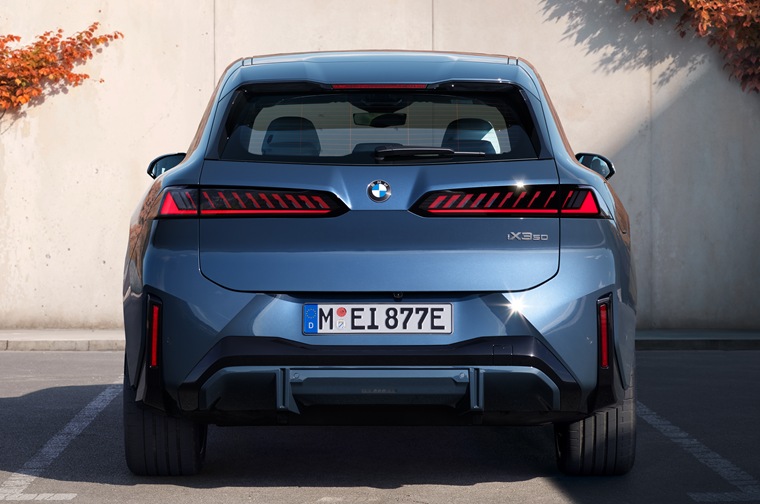 P90616787_highRes_artwork-bmw-ix3