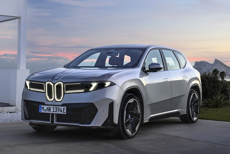 P90626536_highRes_the-new-bmw-ix3-50[1]