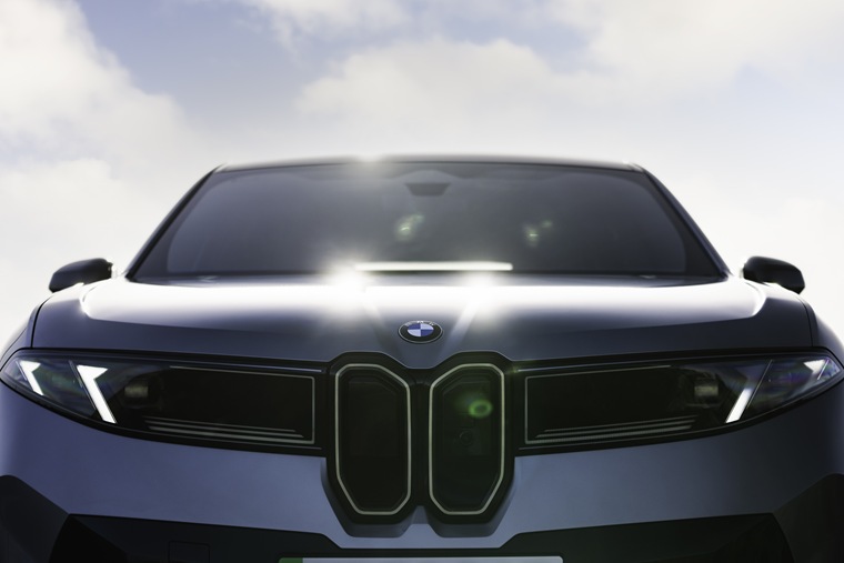 P90630922_highRes_bmw-ix3-50-xdrive-m-