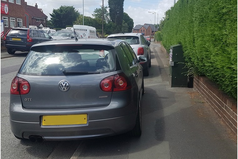 Pavement parking could be BANNED following consultation