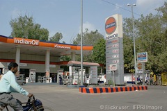 India mulls night-time ban of fuel sales