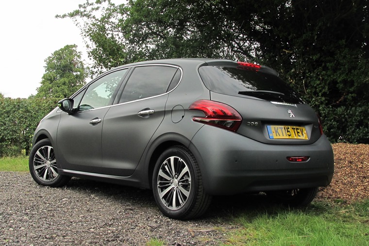 Peugeot 208 facelift 2016 grey and green (16)