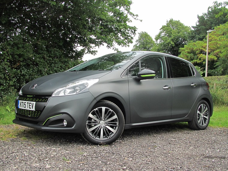 Peugeot 208 facelift 2016 grey and green (9)