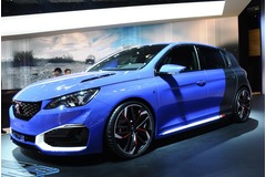 Peugeot unveils &lsquo;ultimate&rsquo; 308 R Hybrid with 500hp